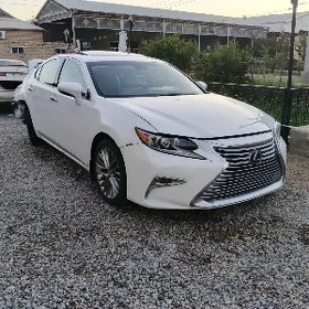 Lexus ES 350 2016