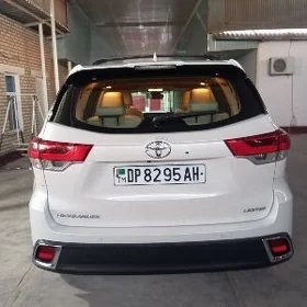 Toyota Highlander 2019