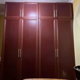 Шкаф