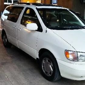 Toyota Sienna 2000