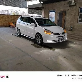 Toyota Sienna 2004