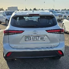 Toyota Highlander 2022