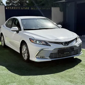 Toyota Camry 2021