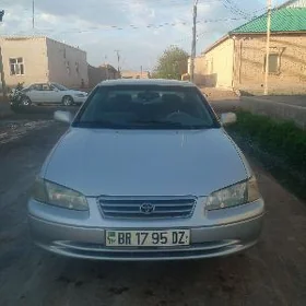 Toyota Camry 2000
