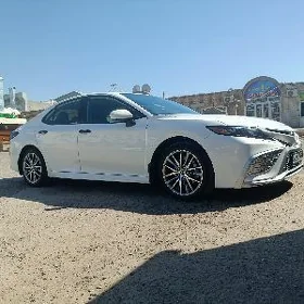 Toyota Camry 2024