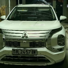 Mitsubishi Outlander 2025