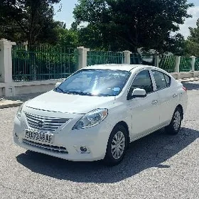 Nissan Versa 2013