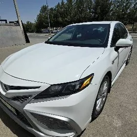 Toyota Camry 2021