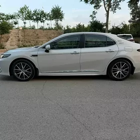 Toyota Camry 2023