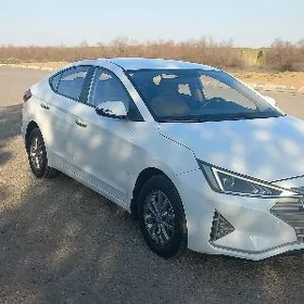 Hyundai Elantra 2019