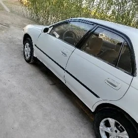 Toyota Carina 1995