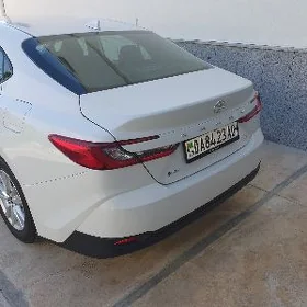 Toyota Camry 2025