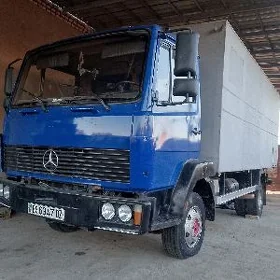 Mercedes-Benz ACTROS 3331 1990