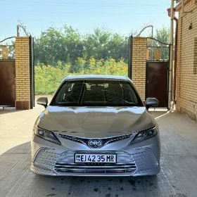 Toyota Camry 2021