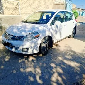 Nissan Versa 2008