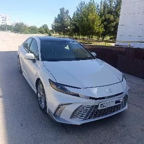 Toyota Camry 2025