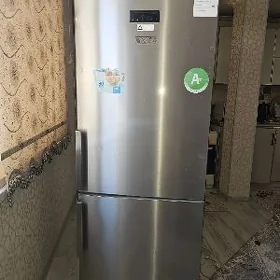 Beko sensernyý holodilnik
