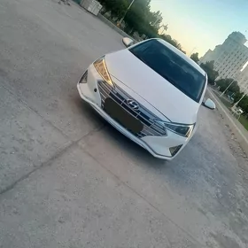 Hyundai Elantra 2020