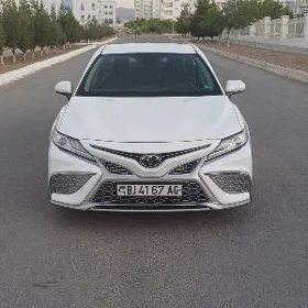 Toyota Camry 2021