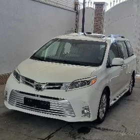 Toyota Sienna 2018