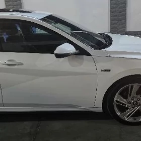 Hyundai Elantra 2023