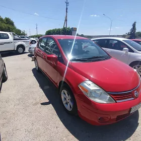 Nissan Versa 2011