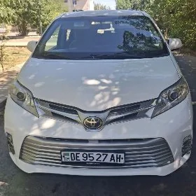 Toyota Sienna 2017