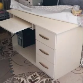 Стол компьютерный