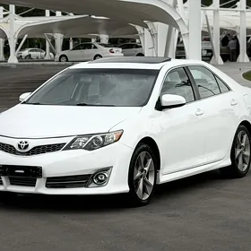 Toyota Camry 2014