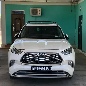 Toyota Highlander 2021