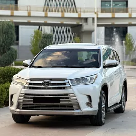 Toyota Highlander 2018