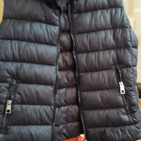 черный безрукавка от MANGO