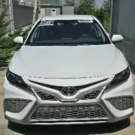 Toyota Camry 2021