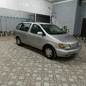 Toyota Sienna 2002