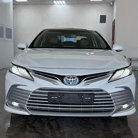 Toyota Camry 2021