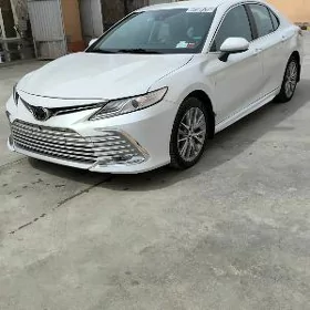 Toyota Camry 2021