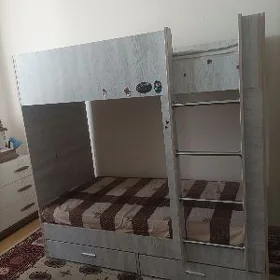 двух ярусная кровать