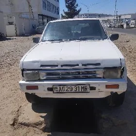 Nissan Pathfinder 1992
