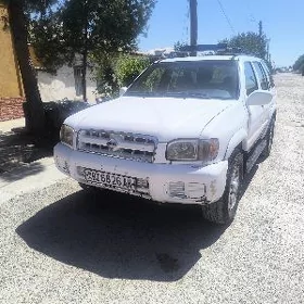 Nissan Pathfinder 2000