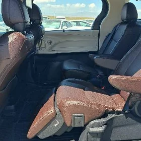 Toyota Sienna 2022