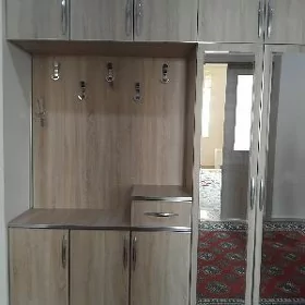 Köwüş, egin-eşikler üçin mebel