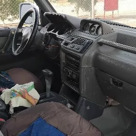 Mitsubishi Pajero 1993