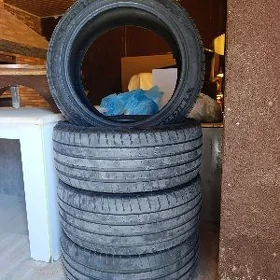 Michelin 235.45.18 (2324) yyly