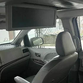Toyota Sienna 2012