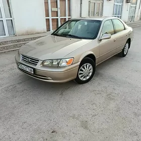Toyota Camry 2000