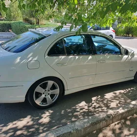 Mercedes-Benz E500 2002