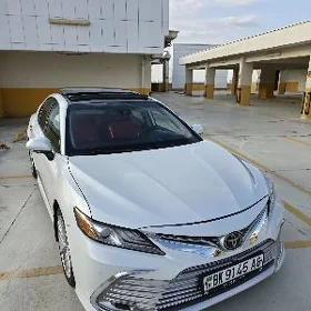 Toyota Camry 2019