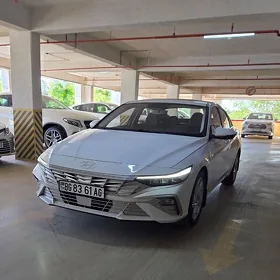 Hyundai Elantra 2025