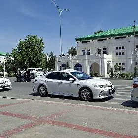 Toyota Camry 2021