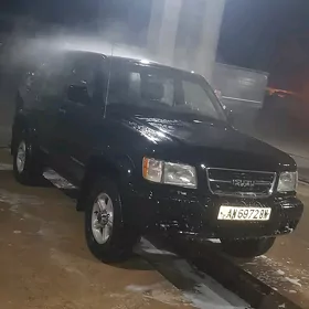Isuzu Trooper 1999
